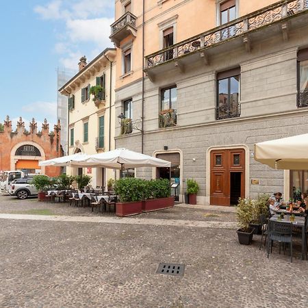 Отель Palazzo Biasini By Postcardsfrom Верона Экстерьер фото